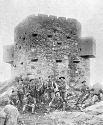 Uno dei nuovi forti di blockhouse ora in costruzione in tutto il Transvaal e le colonie del fiume Orange, Sud Africa (illustrazione)